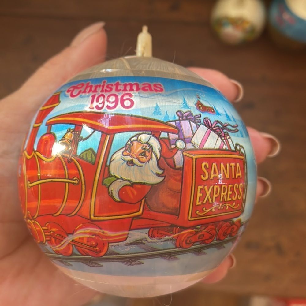 Collection of 4 vintage satin wrapped Christmas tree ornaments‎ - Picture 7 of 15